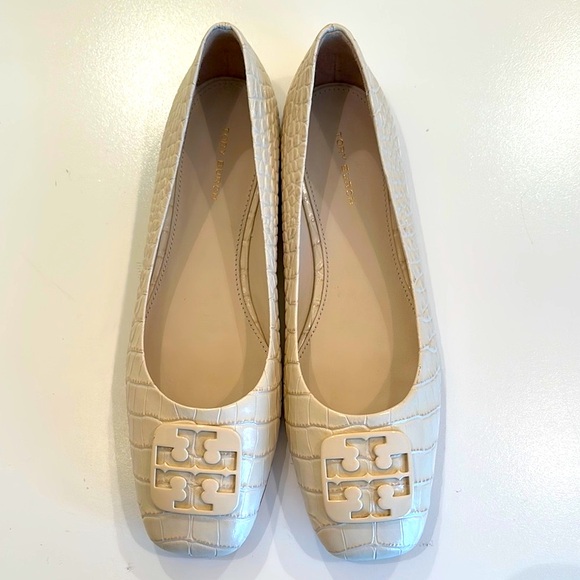 New Tory Burch Cream Croc-Embossed Ballet Flats. 8.5 M. - Picture 1 of 8